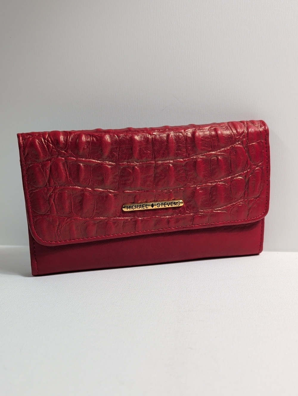 NWOT Michael Stevens Red Croc-Embossed Trifold Checkbook Wallet